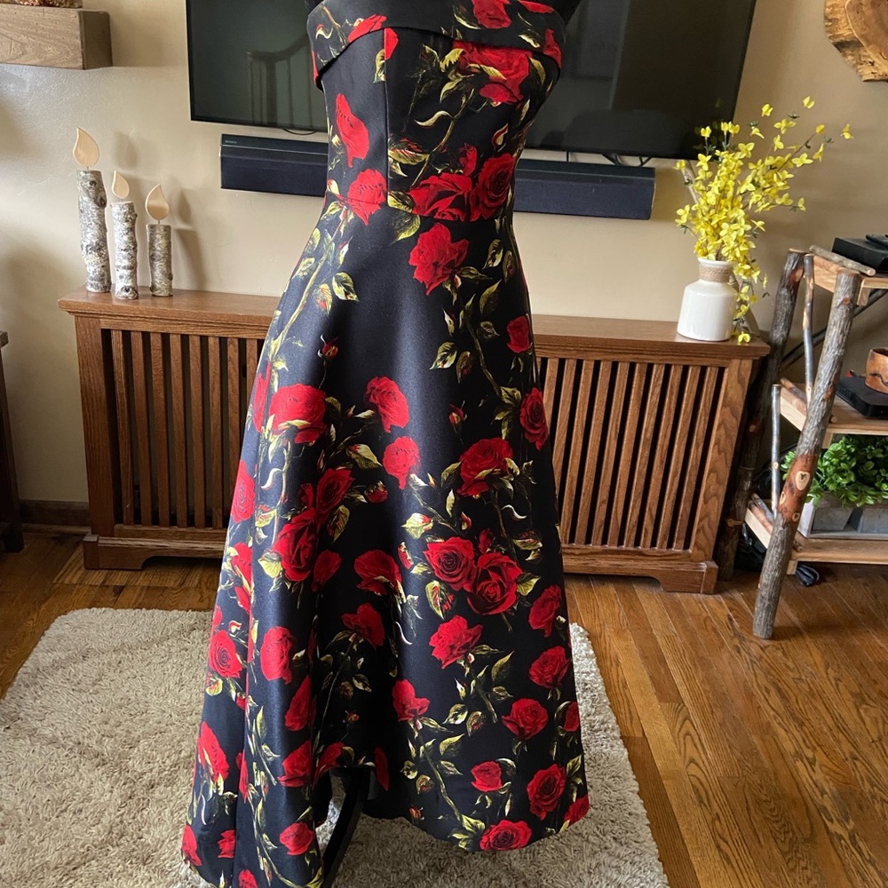 High low dress - Picture 2 of 5
